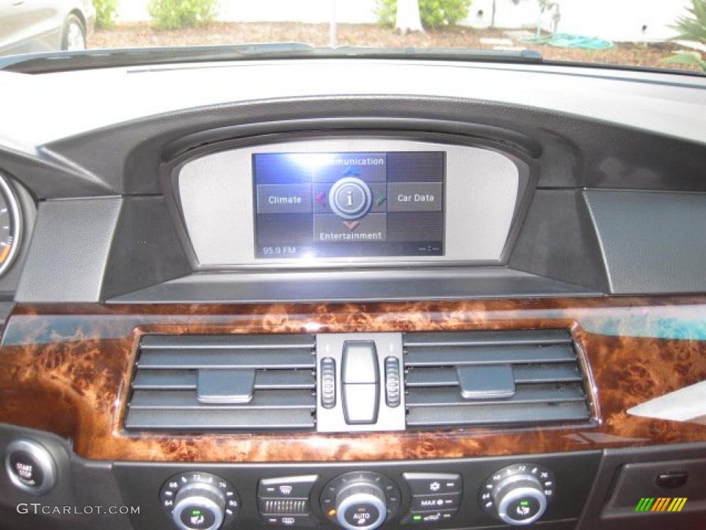 2008 BMW 5 Series 535xi Sports Wagon Controls Photo #41222115