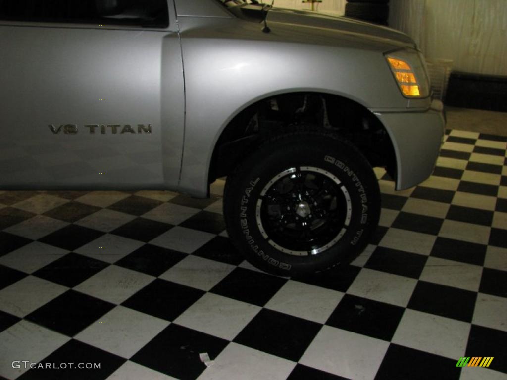 2006 Titan XE Crew Cab 4x4 - Radiant Silver / Graphite/Titanium photo #8