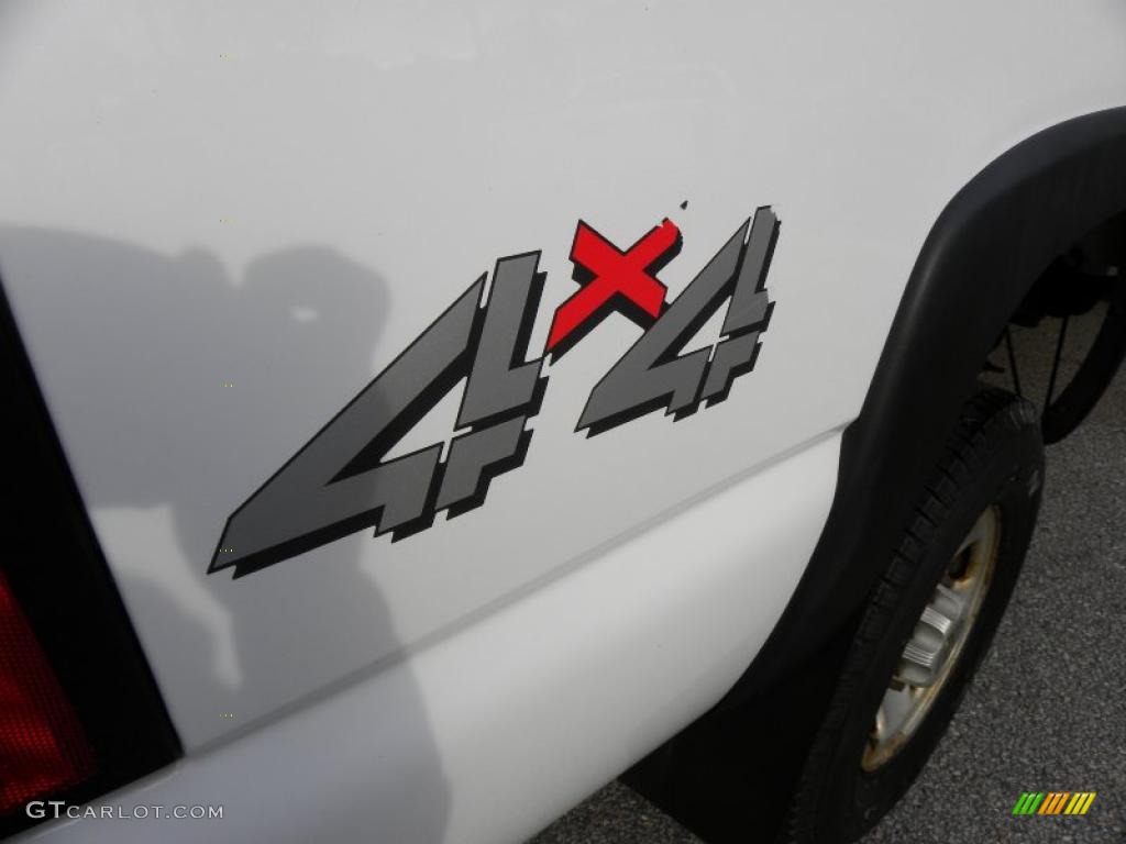 2004 Silverado 2500HD Regular Cab 4x4 - Summit White / Dark Charcoal photo #9