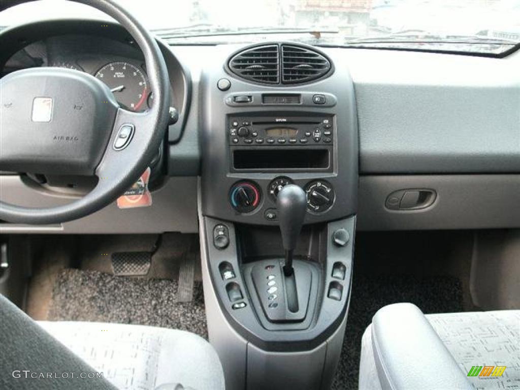 2003 Saturn VUE V6 Gray Dashboard Photo #41224755