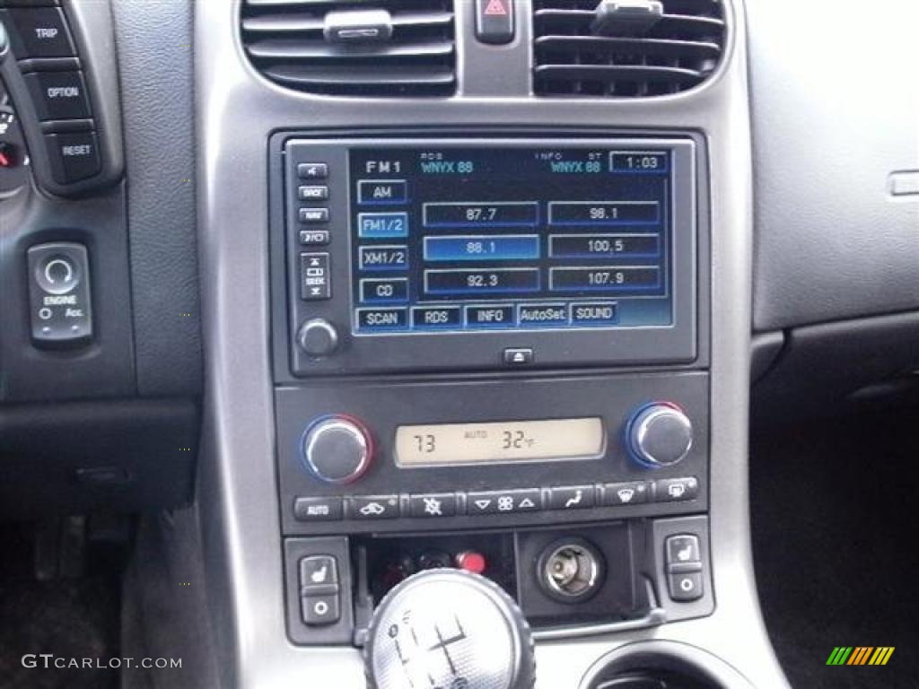 2007 Chevrolet Corvette Z06 Controls Photo #41224995