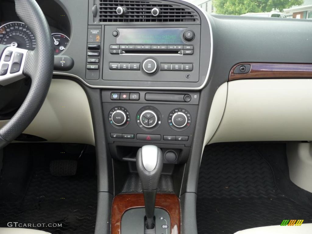 2009 Saab 9-3 2.0T Convertible Controls Photo #41225123
