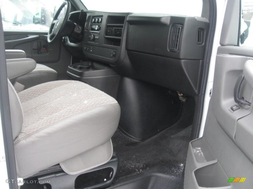 2010 GMC Savana Van LS 3500 Extended Passenger Dashboard Photos