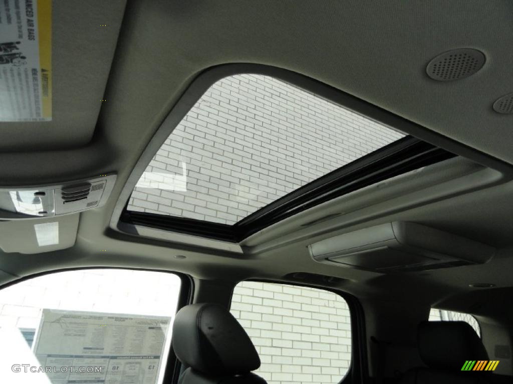 2011 Cadillac Escalade Luxury AWD Sunroof Photo #41229839