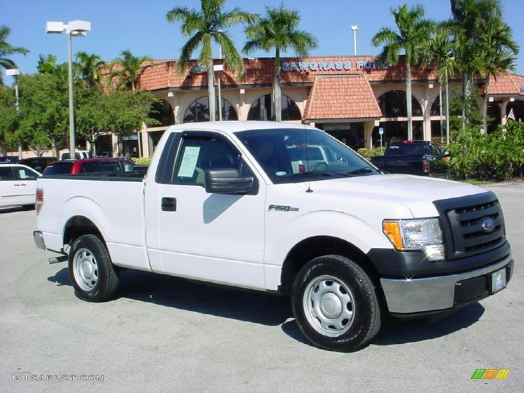 Oxford White 2010 Ford F150 XL Regular Cab Exterior Photo #41232099