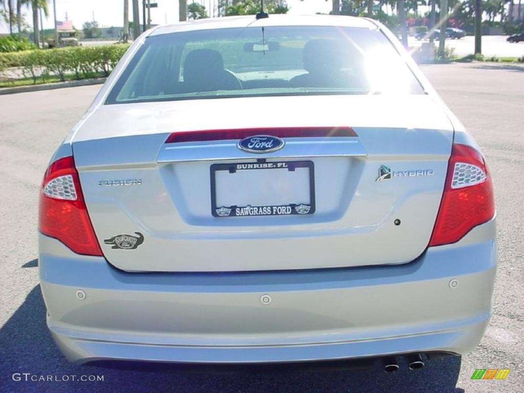 2010 Fusion Hybrid - Brilliant Silver Metallic / Charcoal Black photo #7