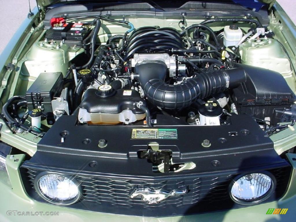 2006 Ford Mustang GT Premium Coupe 4.6 Liter SOHC 24-Valve VVT V8 Engine Photo #41233147