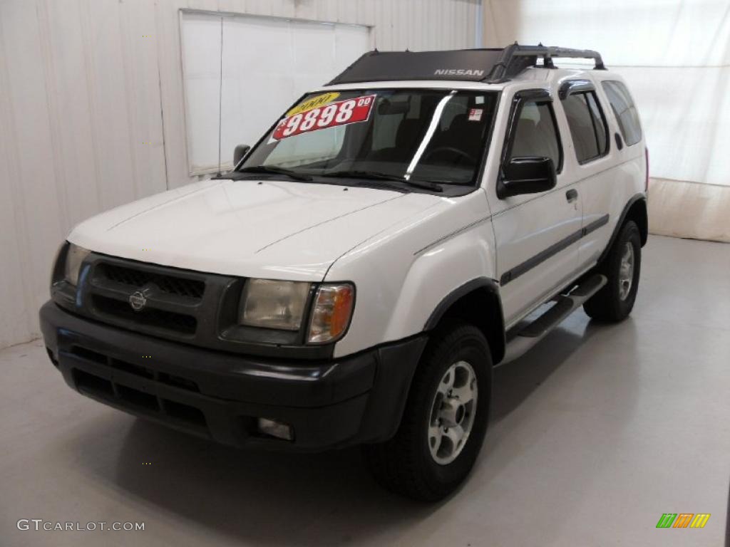 2000 Xterra SE V6 4x4 - Cloud White / Dusk photo #1