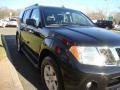 Super Black - Pathfinder SE 4x4 Photo No. 7