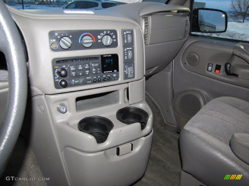 2002 Chevrolet Astro LS Neutral Dashboard Photo #41242660