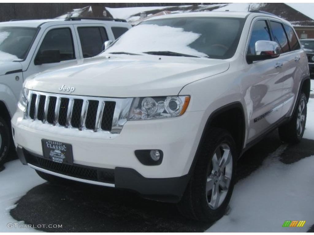 Stone White Jeep Grand Cherokee