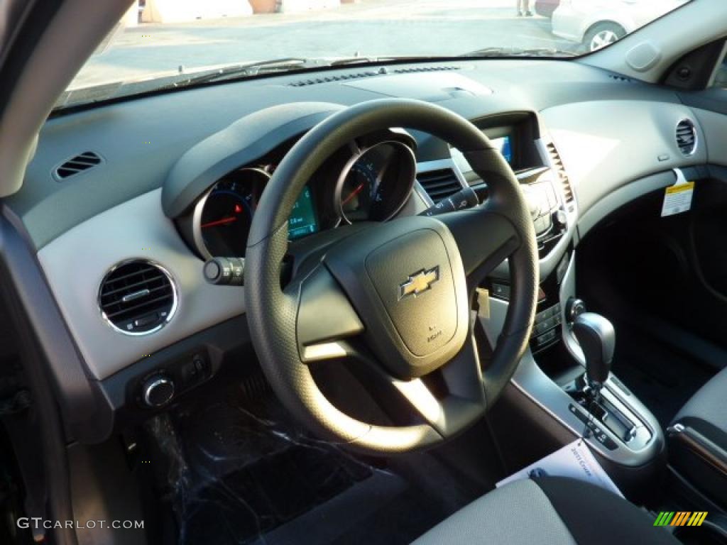 2011 Chevrolet Cruze LS dashboard Photo #41253161