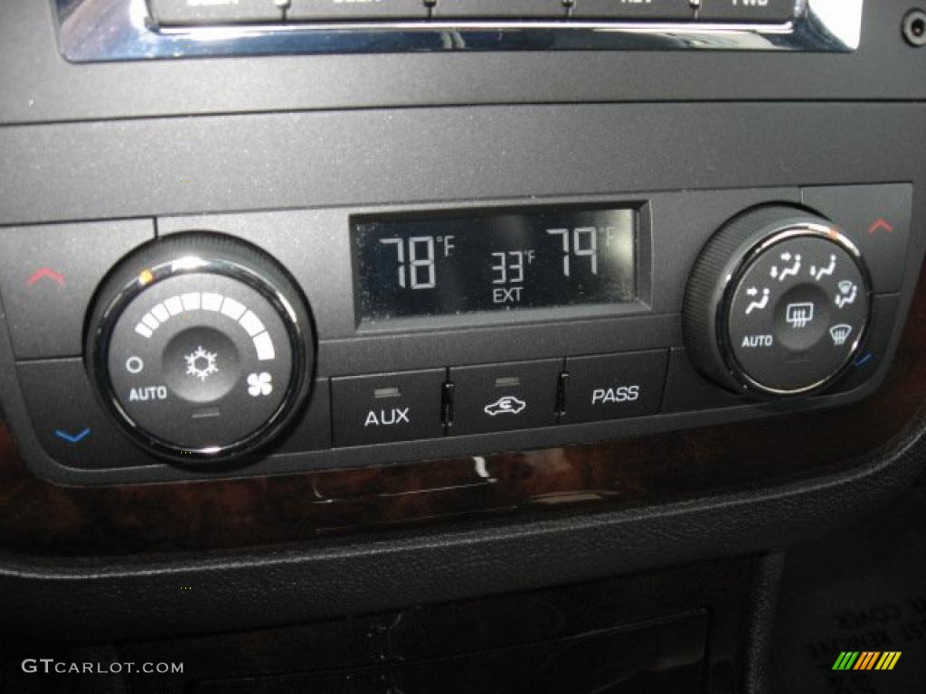 2006 Cadillac DTS Luxury Controls Photo #41253729