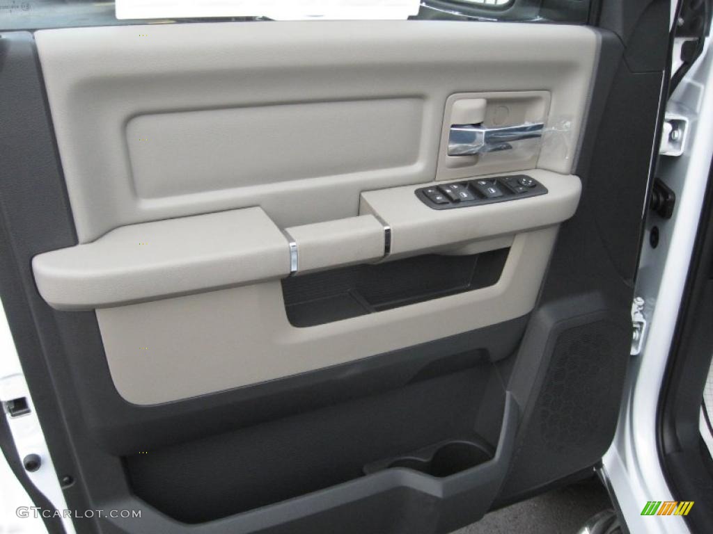 2011 Ram 1500 SLT Outdoorsman Quad Cab - Bright White / Dark Slate Gray/Medium Graystone photo #12