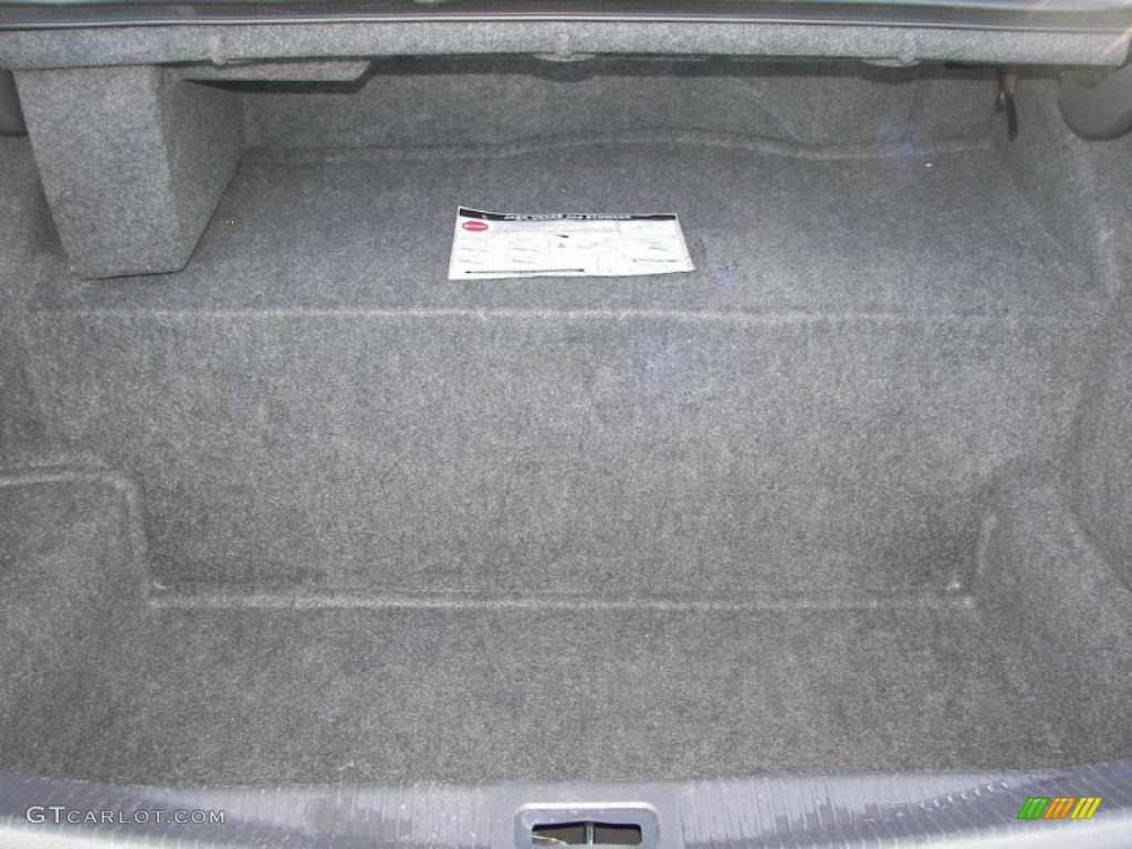 2010 Lincoln Town Car Signature Limited Trunk Photo #41255553