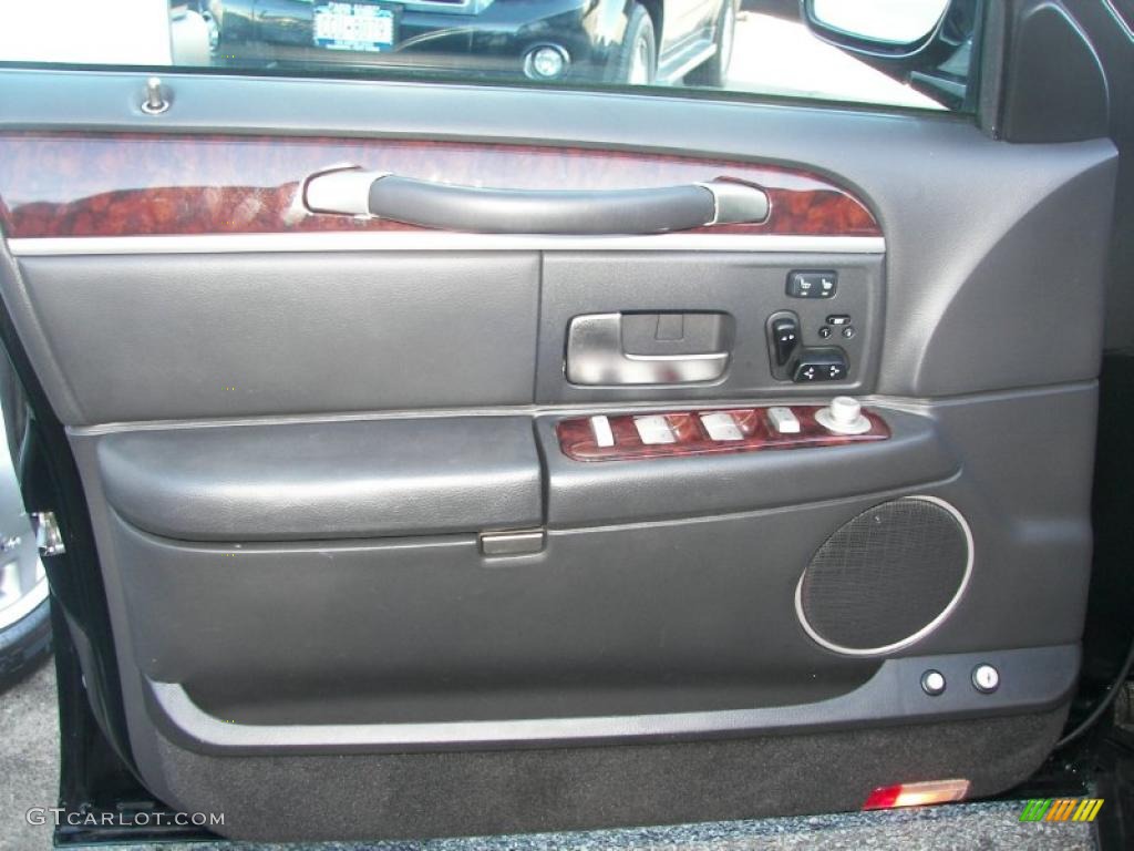 2010 Lincoln Town Car Signature Limited Black Door Panel Photo #41255597