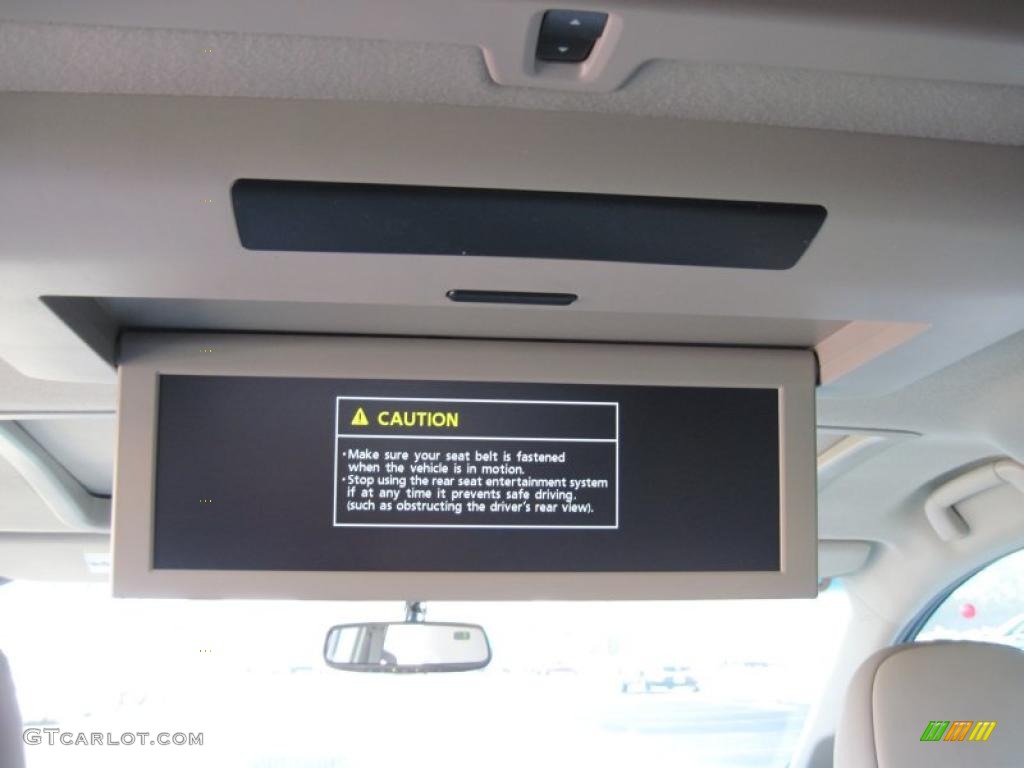2011 Sienna Limited - Super White / Light Gray photo #19