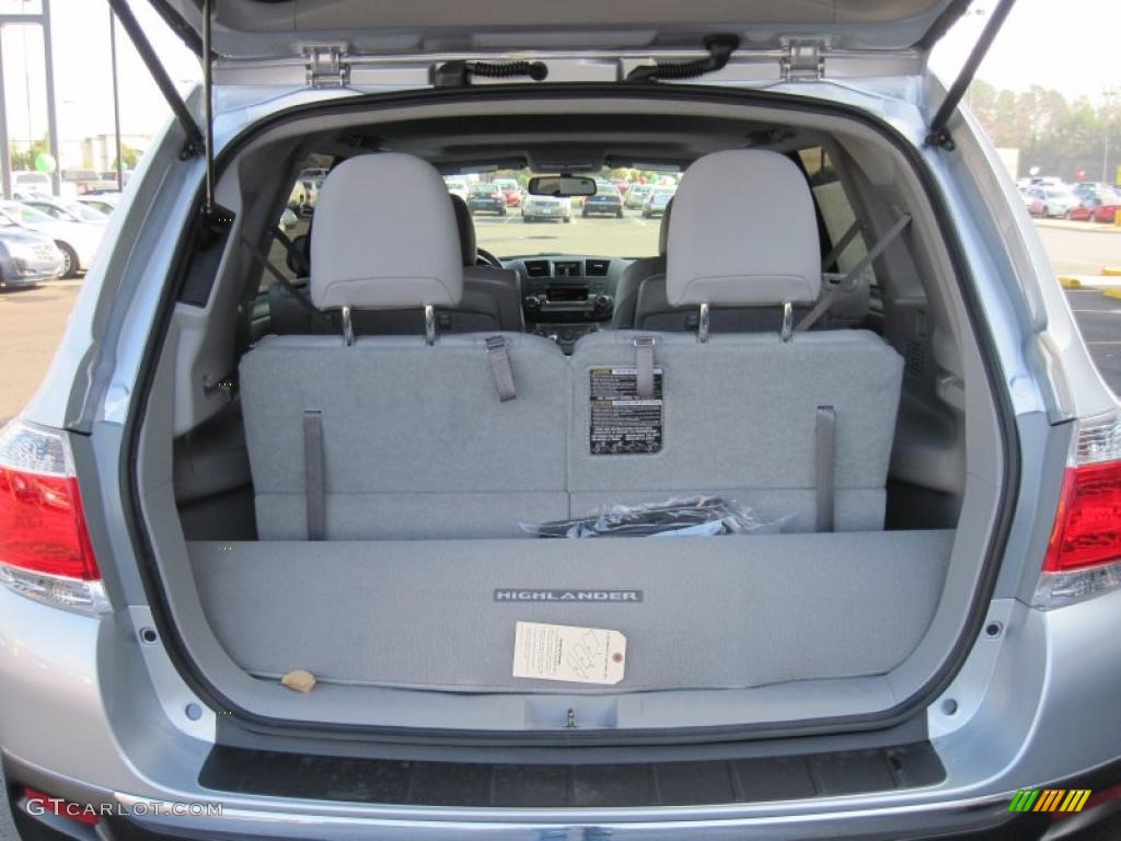 2011 Toyota Highlander SE Trunk Photos