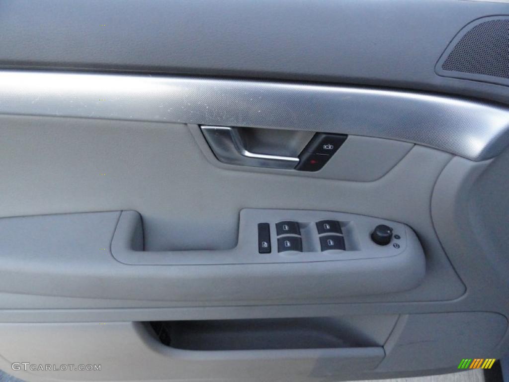 2008 Audi A4 2.0T quattro Sedan Light Gray Door Panel Photo #41257625