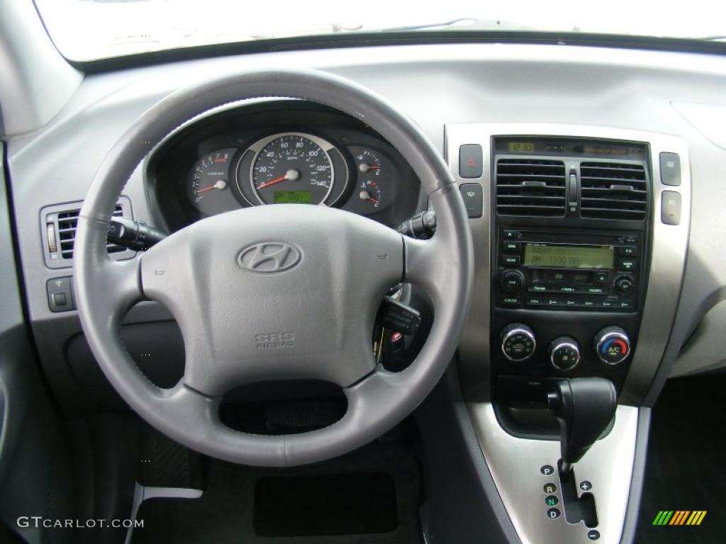 2005 Hyundai Tucson LX V6 Gray Dashboard Photo #41258365