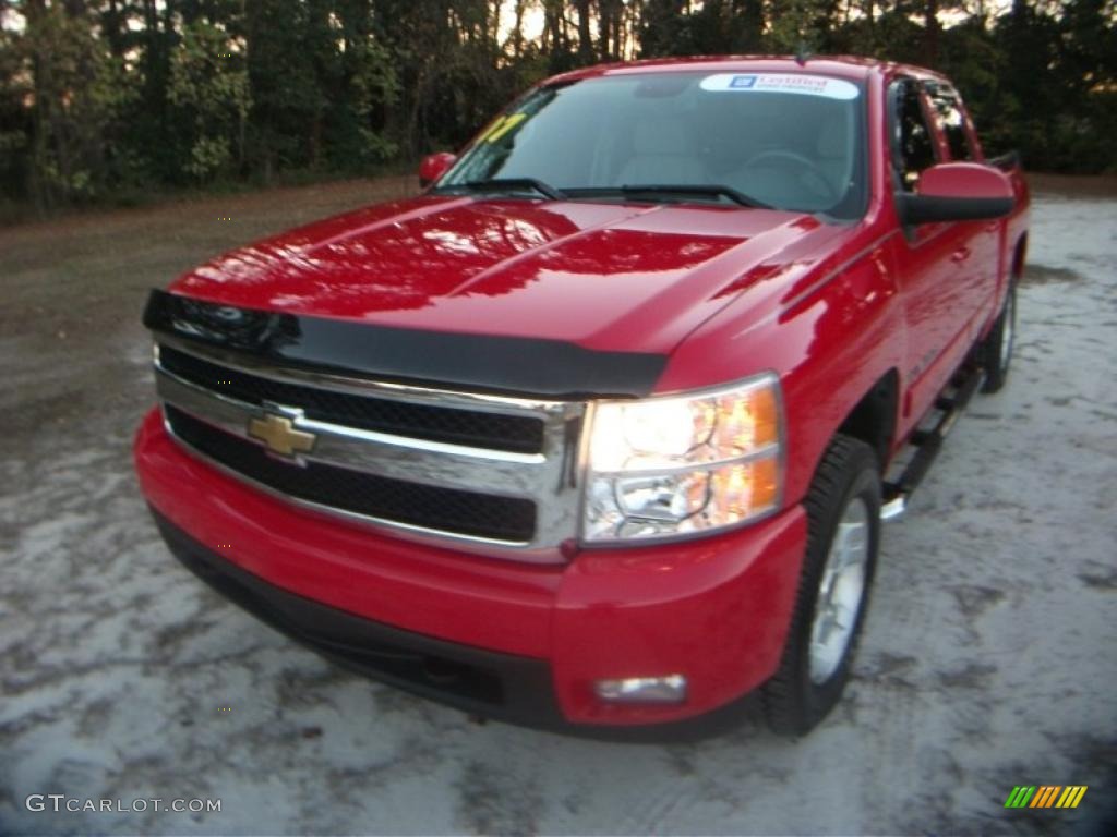 2007 Silverado 1500 LT Z71 Crew Cab 4x4 - Victory Red / Light Titanium/Dark Titanium Gray photo #24