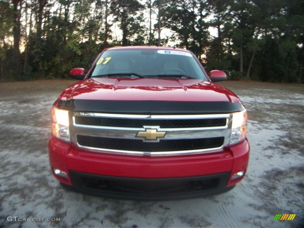 2007 Silverado 1500 LT Z71 Crew Cab 4x4 - Victory Red / Light Titanium/Dark Titanium Gray photo #25