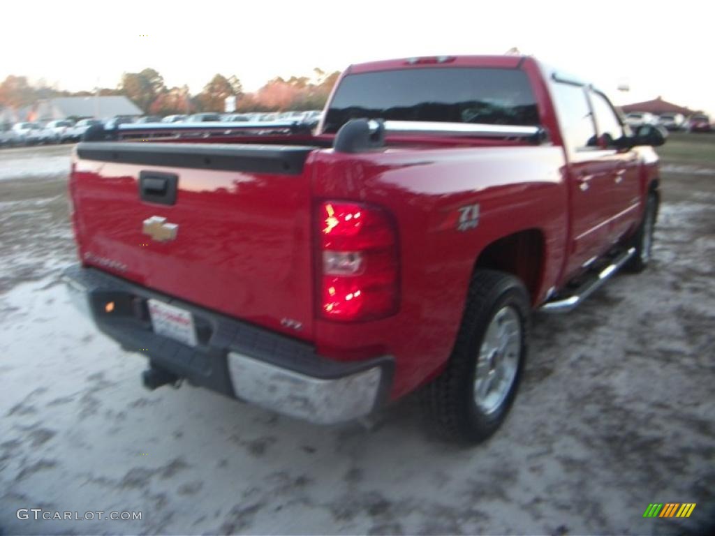 2007 Silverado 1500 LT Z71 Crew Cab 4x4 - Victory Red / Light Titanium/Dark Titanium Gray photo #26