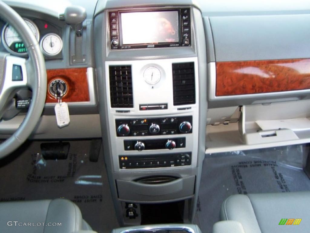2008 Town & Country Touring Signature Series - Modern Blue Pearlcoat / Medium Slate Gray/Light Shale photo #22