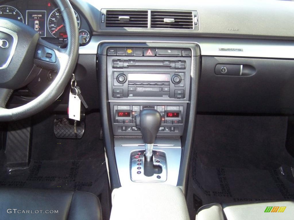 2006 Audi A4 2.0T quattro Sedan Controls Photo #41260129
