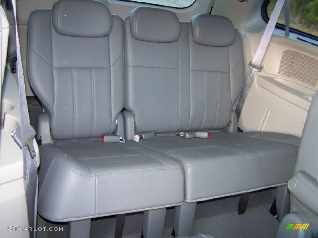 2008 Town & Country Touring Signature Series - Modern Blue Pearlcoat / Medium Slate Gray/Light Shale photo #37
