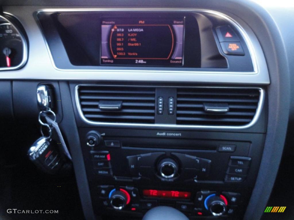 2010 Audi A5 2.0T quattro Coupe Controls Photo #41260245