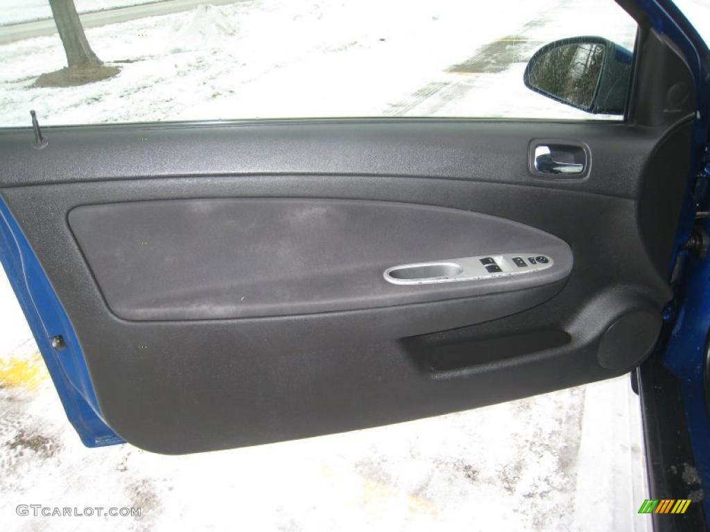 2005 Chevrolet Cobalt LS Coupe Ebony Door Panel Photo #41262469