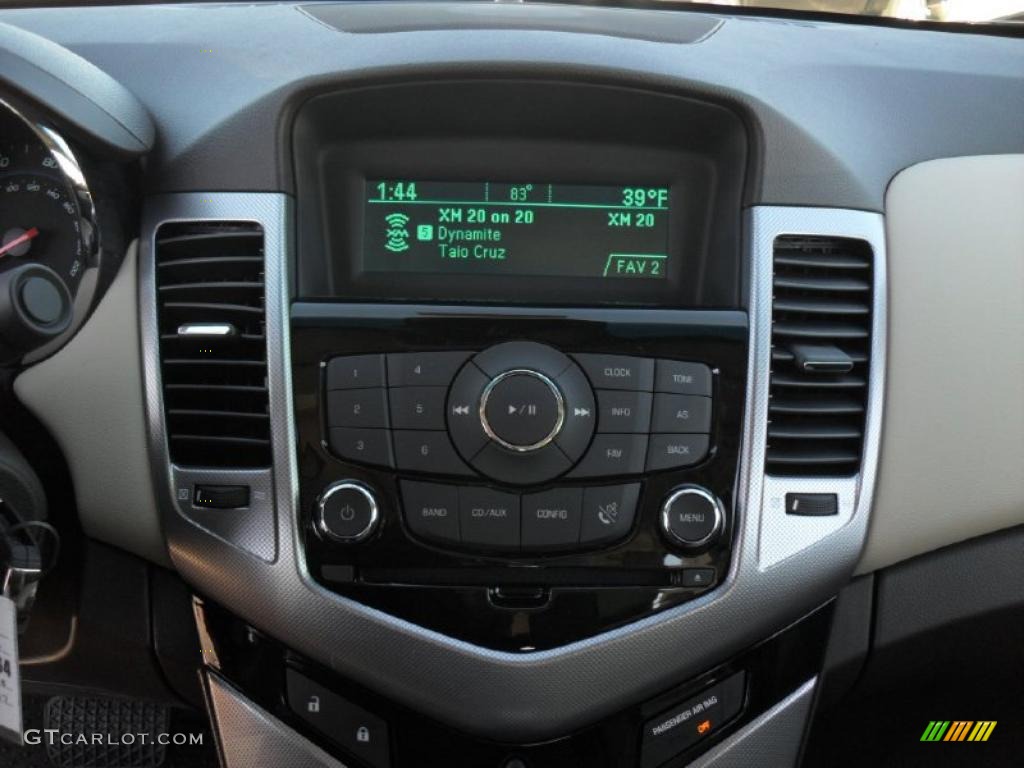 2011 Chevrolet Cruze LTZ Controls Photo #41263521