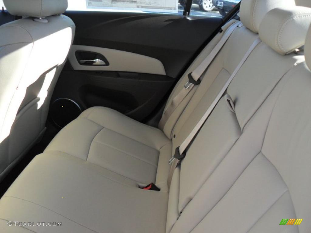 Cocoa/Light Neutral Leather Interior 2011 Chevrolet Cruze LTZ Photo #41263565