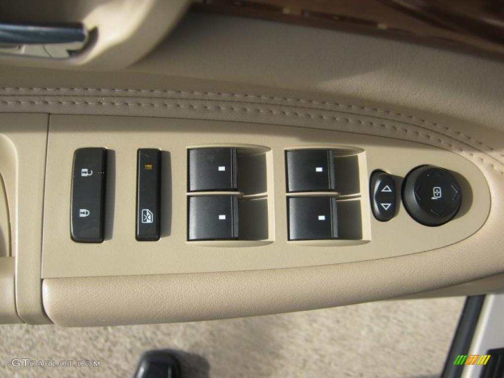 2008 Outlook XR - Gold Mist / Tan photo #18