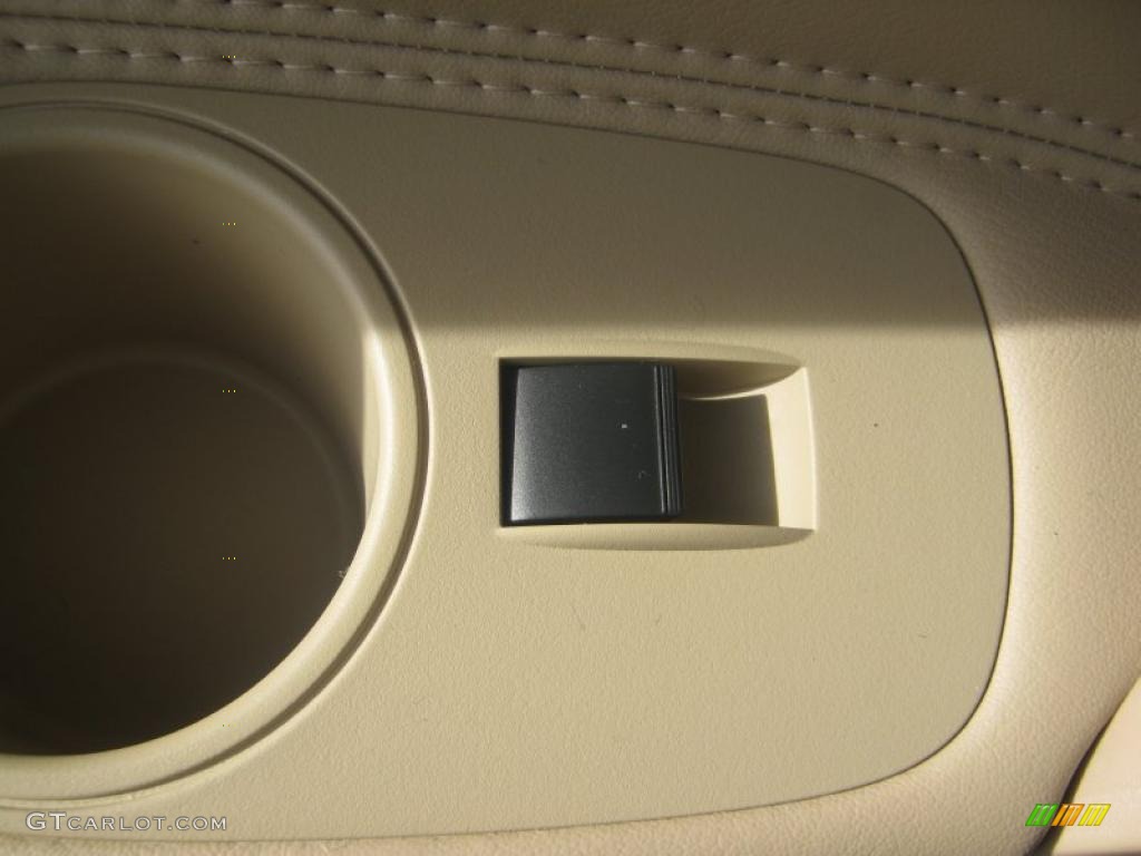 2008 Outlook XR - Gold Mist / Tan photo #20