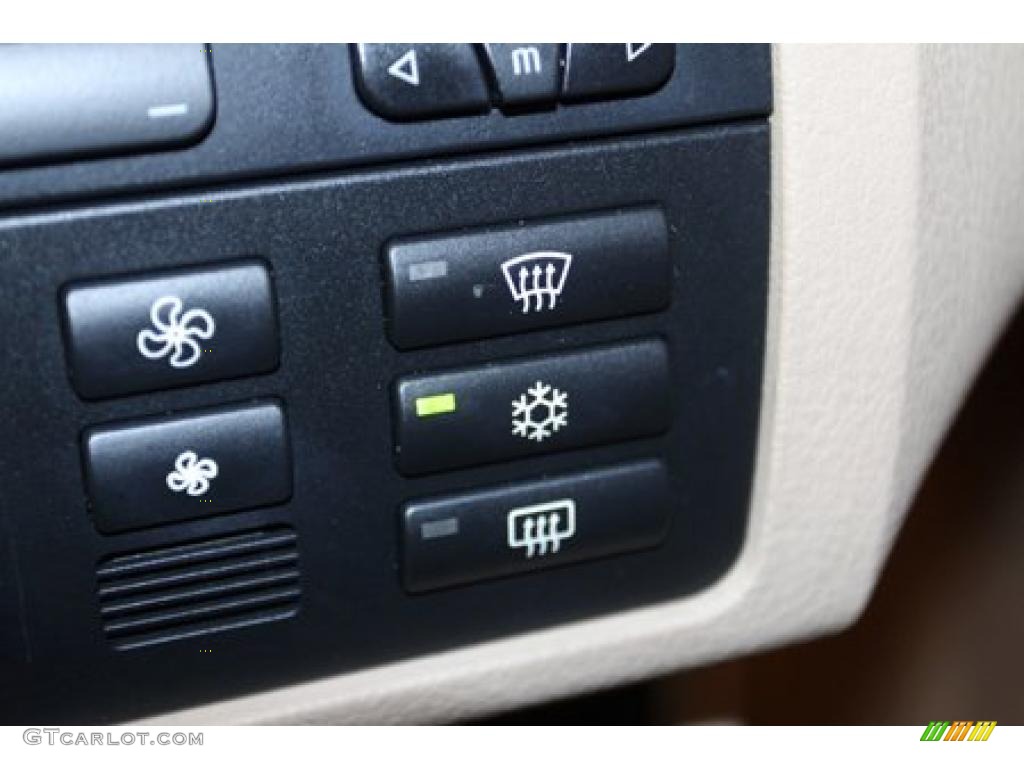 2004 3 Series 330i Coupe - Jet Black / Sand photo #23