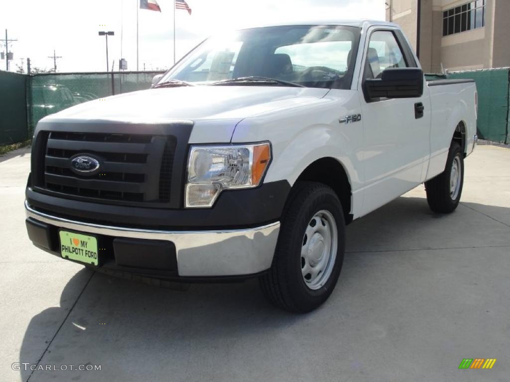 Oxford White 2010 Ford F150 XL Regular Cab Exterior Photo #41270685