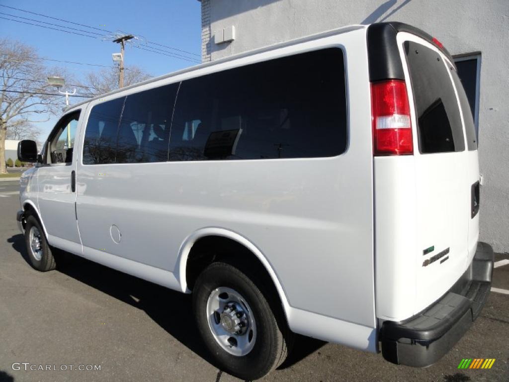 Summit White 2010 Chevrolet Express LS 3500 Passenger Van Exterior Photo #41271801