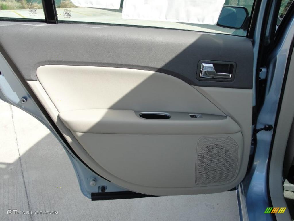 2011 Ford Fusion Hybrid Medium Light Stone Door Panel Photo #41272385