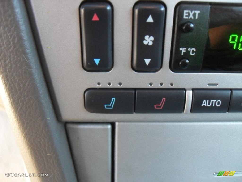 2006 Lincoln LS V8 Controls Photo #41275765
