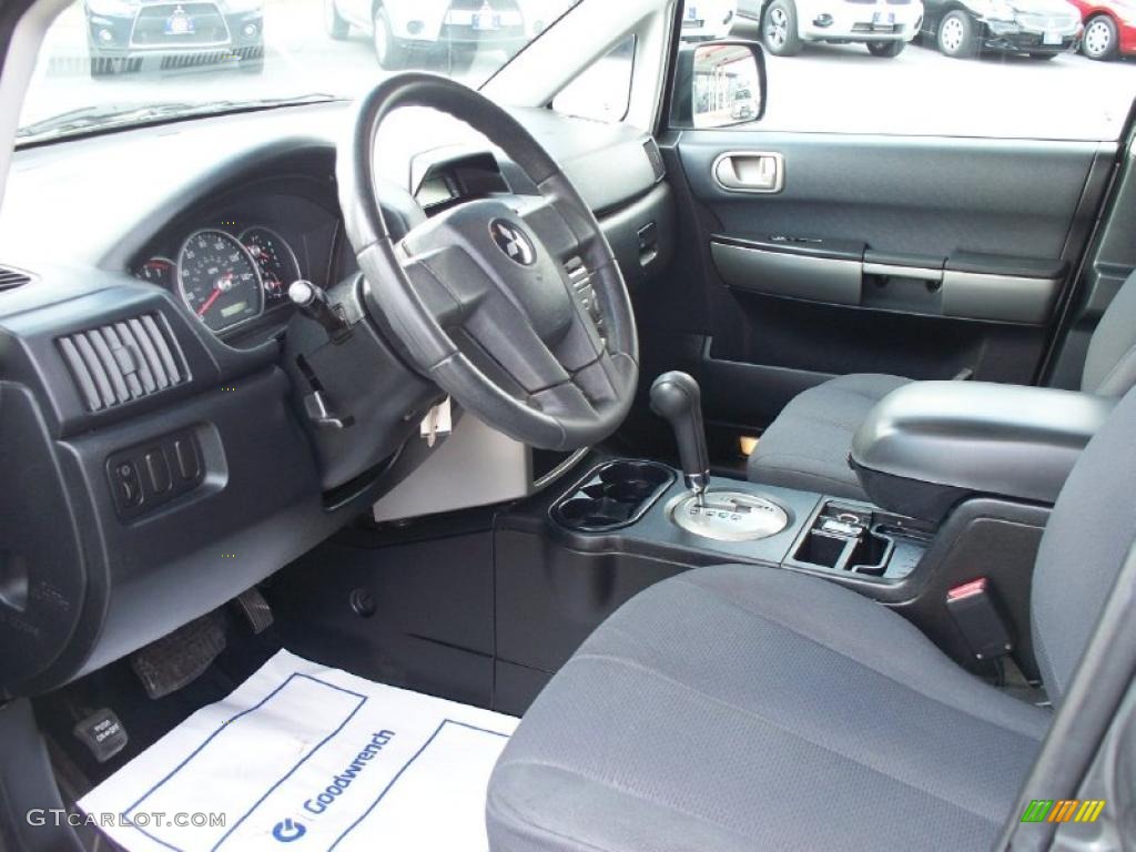 Charcoal Gray Interior 2004 Mitsubishi Endeavor LS AWD Photo #41278765