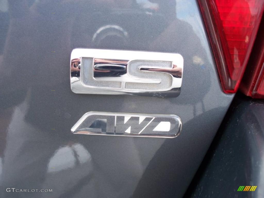 2004 Mitsubishi Endeavor LS AWD Marks and Logos Photos