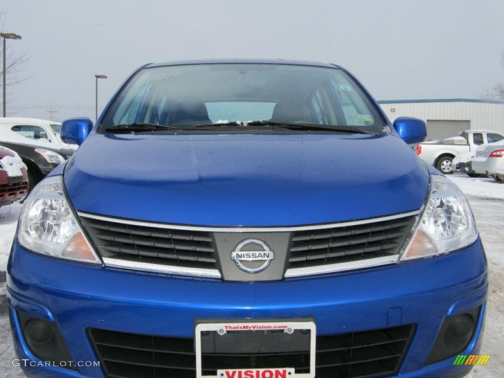 2009 Versa 1.8 S Hatchback - Blue Metallic / Charcoal photo #16