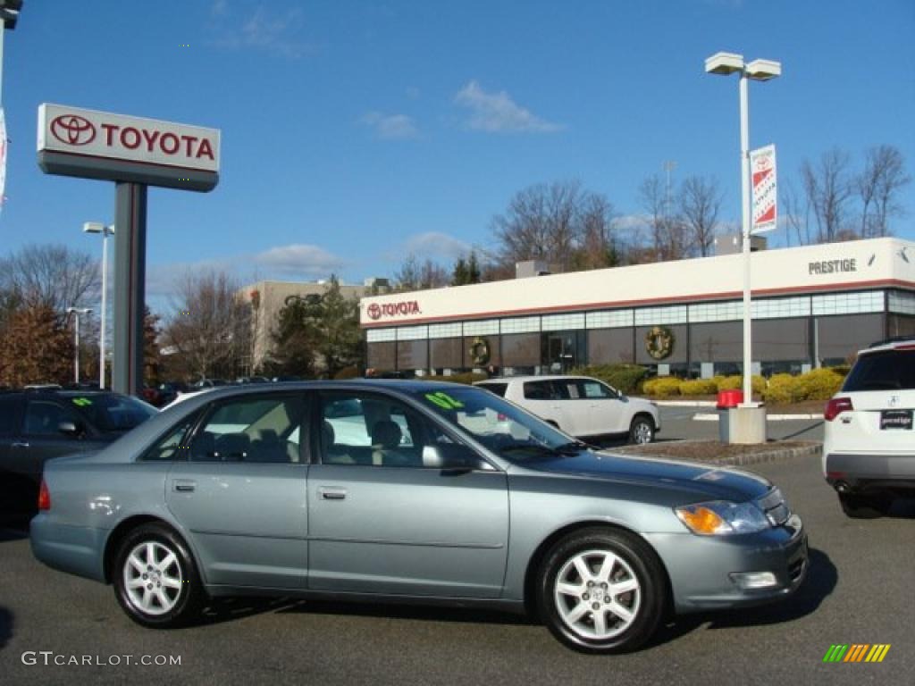 2002 Avalon XLS - Silver Spruce Metallic / Taupe photo #1