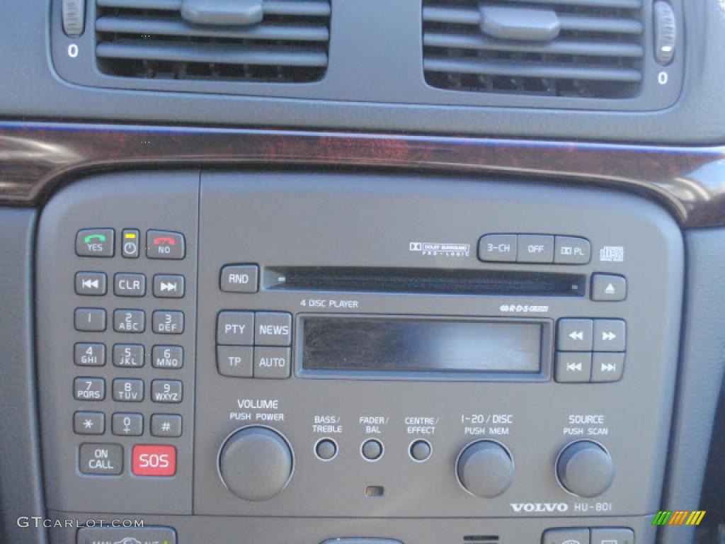 2003 Volvo S80 T6 Controls Photo #41286113