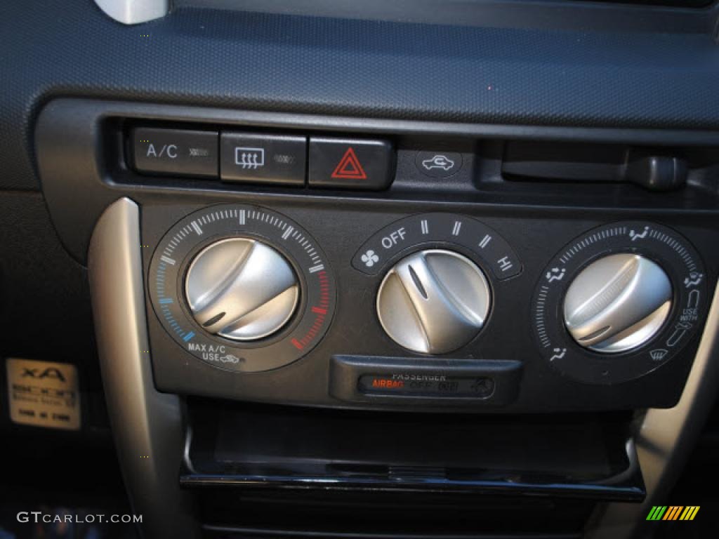 2006 Scion xA Standard xA Model Controls Photo #41286833