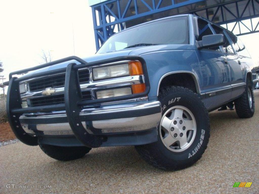 1994 Suburban K1500 4x4 - Atlantic Blue Metallic / Denim Blue photo #1