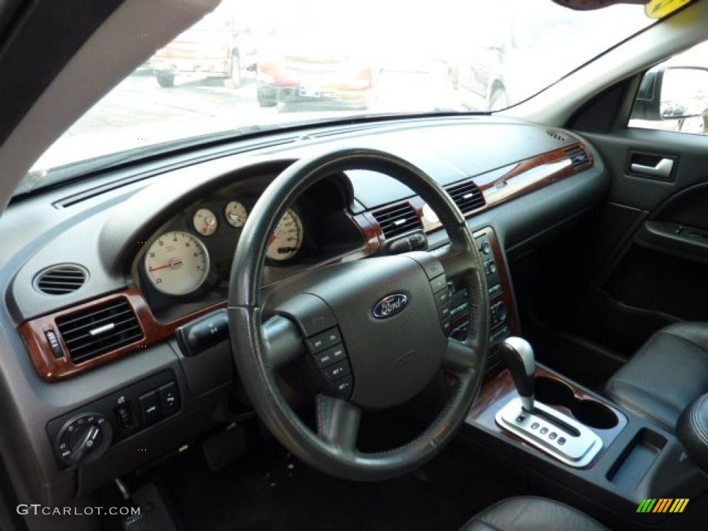 2005 Ford Five Hundred Limited AWD Black Dashboard Photo #41291525