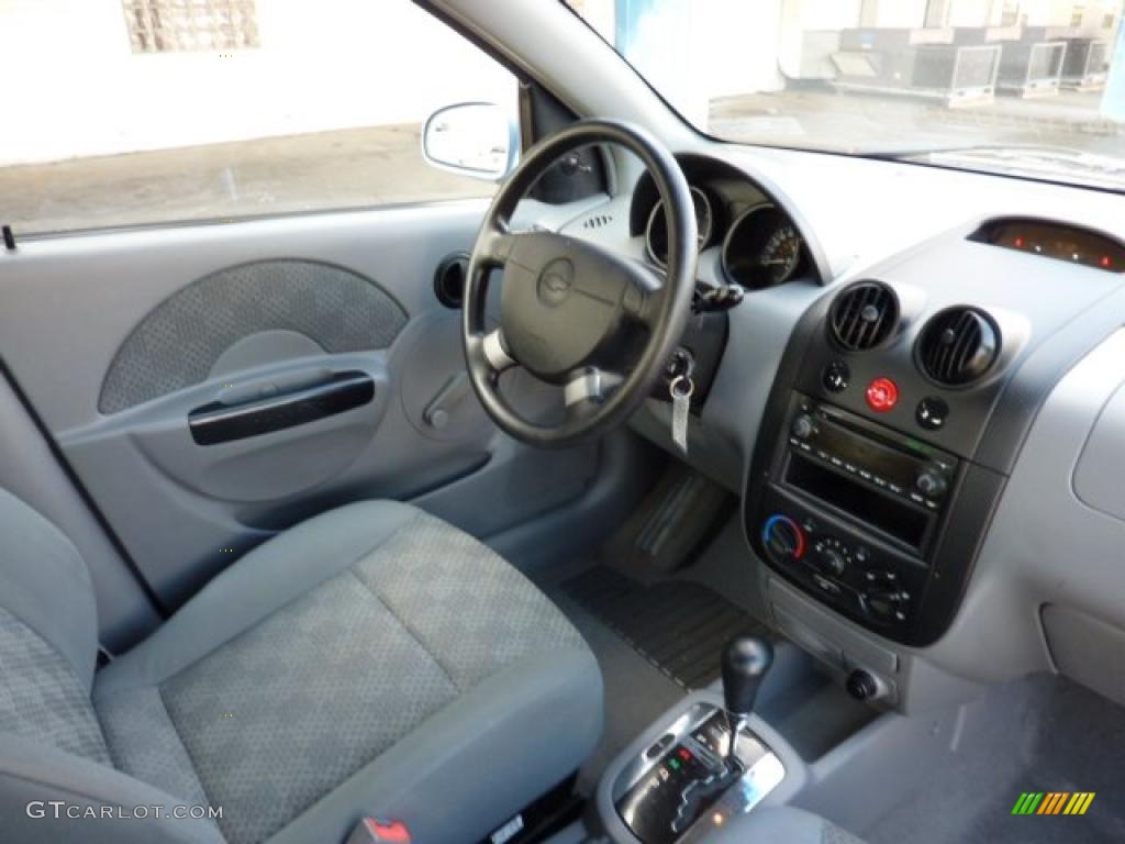 2005 Chevrolet Aveo LS Hatchback Gray Dashboard Photo #41292630